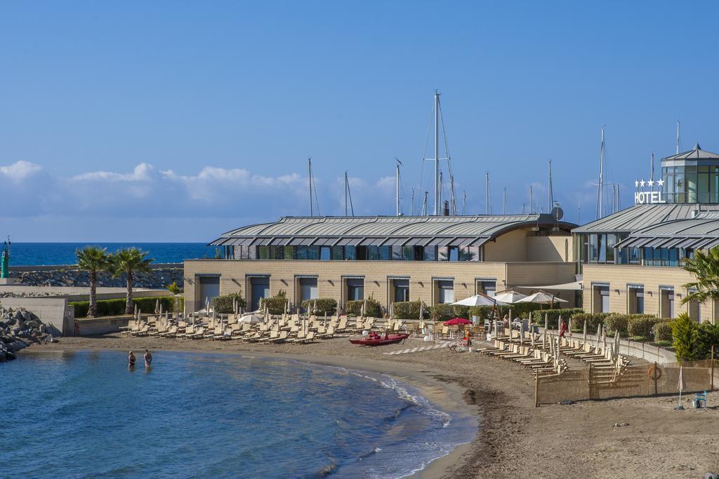 Hotel Riviera Dei Fiori San Lorenzo al Mare Exteriér fotografie